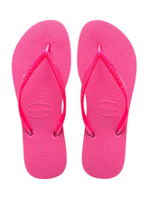 Załaduj obraz do przeglądarki galerii, Model Front: Havaianas Tongs Slim Shocking Pink
