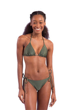 Załaduj obraz do przeglądarki galerii, Model Front: Rio De Sol Ensemble Set Croco Tri-Inv Ibiza-Comfy
