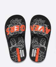 Załaduj obraz do przeglądarki galerii, Model Front: Ipanema Tongs Ipanema Avengers Slide Preto Cinza Laranja
