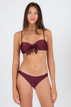 Załaduj obraz do przeglądarki galerii, Model Front: Rio De Sol Bas Bottom Barolo Essential
