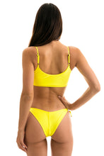 Załaduj obraz do przeglądarki galerii, Model Back: Rio De Sol Bas Bottom Strega Bra
