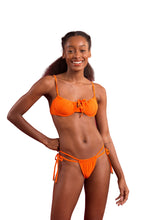 Załaduj obraz do przeglądarki galerii, Model Front: Rio De Sol Ensemble Set Dots-Orange Balconet-Tie Pipa
