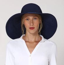 Załaduj obraz do przeglądarki galerii, Model Front: Uv Line Chapeau Souple/Capeline Beverly Hills Marinho Upf50+
