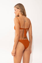Załaduj obraz do przeglądarki galerii, Model Back: Rio De Sol Ensemble Set Ferrugo Juliette Leblon
