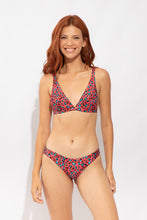 Załaduj obraz do przeglądarki galerii, Model Front: Rio De Sol Bas Bottom Coral-Feline Essential-Comfy
