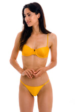 Załaduj obraz do przeglądarki galerii, Model Front: Rio De Sol Haut Top Eden-Pequi Balconet
