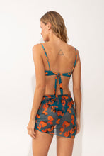 Załaduj obraz do przeglądarki galerii, Model Back: Rio De Sol Jupe De Page Luma Mini Skirt Ruched
