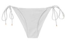 Załaduj obraz do przeglądarki galerii, Product Front: Rio De Sol Bas Bottom Shimmer-White Cheeky-Rope
