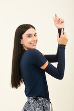 Załaduj obraz do przeglądarki galerii, Sun-Protection Sleeve Navy UPF50+
