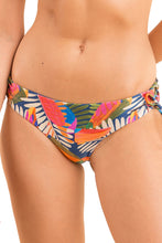 Załaduj obraz do przeglądarki galerii, Gallery: Rio De Sol Bas Bottom Jungle Madrid
