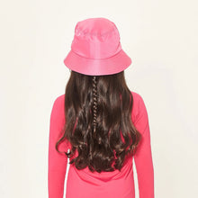 Załaduj obraz do przeglądarki galerii, Model Back: Uv Line Bob Basic Kids Pink Rosa Upf50+
