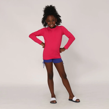 Załaduj obraz do przeglądarki galerii, Model Front: Uv Line T-Shirt Longsleeve Uvpro Kids Pink Upf50+

