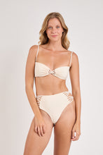 Załaduj obraz do przeglądarki galerii, Image 05: Rio De Sol Ensemble Set Malibu-Natural Bandeau-Iris High-Waist-Spin-Iris
