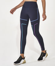 Załaduj obraz do przeglądarki galerii, Model Front: Alto Giro Fitness Bas Legging Hyper Linhas Fusionadas Preto
