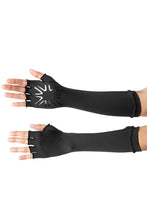 Załaduj obraz do przeglądarki galerii, Model Front: Uv Line Gants Long Gloves Uni Black Upf50+
