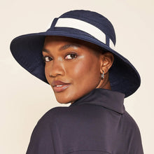 Załaduj obraz do przeglądarki galerii, Model Back: Uv Line Chapeau Souple/Capeline Hat Paris Ville L Fem Blue White Upf50+
