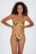 Załaduj obraz do przeglądarki galerii, Model Front: Rio De Sol Haut Top El-Arco Bralette-Orange
