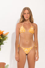 Załaduj obraz do przeglądarki galerii, Model Front: Rio De Sol Ensemble Set Sunny-Forest Tri-Inv Lacinho
