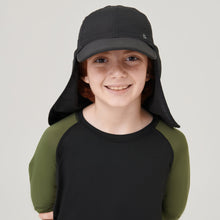Załaduj obraz do przeglądarki galerii, Model Front: Uv Line Casquette Cap Legionario Teens Inf Black Upf50+
