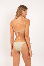 Załaduj obraz do przeglądarki galerii, Model Back: Rio De Sol Ensemble Set Brisa-Pistache Lia Lacinho
