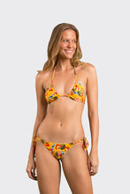 Załaduj obraz do przeglądarki galerii, Model Front: Rio De Sol Ensemble Set Stories Tri-Inv Ibiza-Comfy
