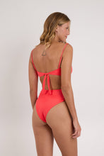Załaduj obraz do przeglądarki galerii, Model Back: Rio De Sol Ensemble Set Malibu-Folia Bandeau-Iris Highwaist-Spin-Iris
