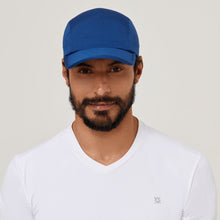 Załaduj obraz do przeglądarki galerii, Model Front: Uv Line Casquette Cap Athletic Dry 2021 Masc Nav Yblue Upf50+
