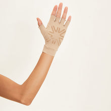 Załaduj obraz do przeglądarki galerii, Image 04: Uv Line Gants Meduim Gloves Long Fingerss Uni Beige Upf50+

