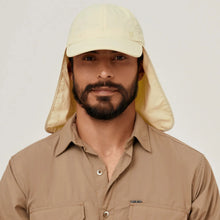Załaduj obraz do przeglądarki galerii, Model Front: Uv Line Chapeau Legionnaire Neck Cap Africa 2021 Masc Sand Upf50+
