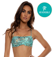 Załaduj obraz do przeglądarki galerii, Model Front: Luli Fama Haut Top Square Animale Aqua
