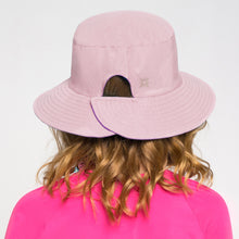 Załaduj obraz do przeglądarki galerii, Model Back: Uv Line Chapeau Souple/Capeline Hat California Inf Baby Raspberry Upf50+
