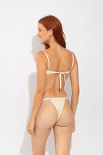 Załaduj obraz do przeglądarki galerii, Model Back: Rio De Sol Haut Top Solar-Off Juliette
