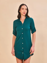 Załaduj obraz do przeglądarki galerii, Model Front: Uv Line Chemise Shirtdress Copenhagen Petroleo Upf50+
