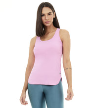 Załaduj obraz do przeglądarki galerii, Model Front: Alto Giro Fitness Haut Regata Skin Fit Alongada Rosa Happiness
