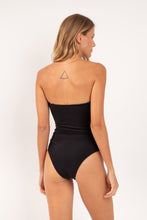 Załaduj obraz do przeglądarki galerii, Model Back: Rio De Sol Une Pièce Malibu-Black Sara-Op
