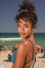 Załaduj obraz do przeglądarki galerii, Image 04: Rio De Sol Chouchou Luma Scrunchie
