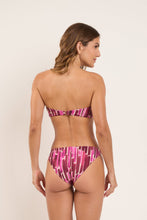 Załaduj obraz do przeglądarki galerii, Model Back: Rio De Sol Bas Bottom Shade Essential-Comfy
