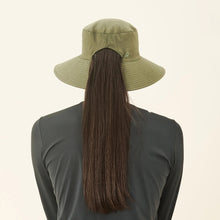 Załaduj obraz do przeglądarki galerii, Model Back: Uv Line Bob Hat California Nac Fem Green Militar Upf50+
