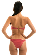Załaduj obraz do przeglądarki galerii, Model Back: Rio De Sol Bas Bottom Kiwanda Madras Bandeau
