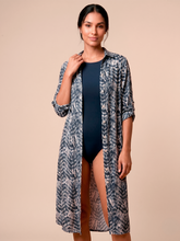 Załaduj obraz do przeglądarki galerii, Gallery: Uv Line Chemise Midi Chemise Tie Dye Blue Upf50+
