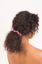 Załaduj obraz do przeglądarki galerii, Model Front: Rio De Sol Chouchou Amore-Pink Scrunchie
