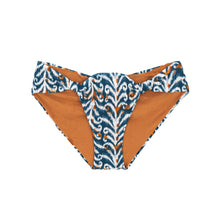 Załaduj obraz do przeglądarki galerii, Product Front: Rio De Sol Bas Bottom Ikat Mel-Comfy
