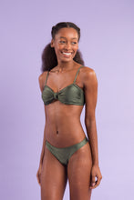 Załaduj obraz do przeglądarki galerii, Image 09: Rio De Sol Ensemble Set Palace Bandeau-Joy Essential

