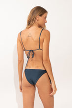 Załaduj obraz do przeglądarki galerii, Model Back: Rio De Sol Bas Bottom Shimmer-Shark Ibiza-Comfy-Gold
