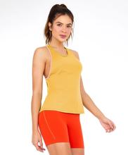 Załaduj obraz do przeglądarki galerii, Model Front: Alto Giro Fitness Haut Regata Speed Debrum Sport Way Amarelo Mango
