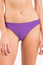 Załaduj obraz do przeglądarki galerii, Gallery: Rio De Sol Bas Bottom Amuleto Essential-Comfy
