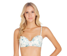 Załaduj obraz do przeglądarki galerii, Model Front: Saha Haut Top Freya Blossom
