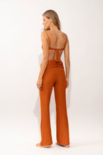 Załaduj obraz do przeglądarki galerii, Model Back: Rio De Sol Pantalon De Plage Ferrugo Murana Pants
