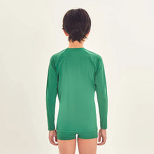 Załaduj obraz do przeglądarki galerii, Model Back: Uv Line T-Shirt Longsleeve Uvpro Kids Verde Brasil Upf50+
