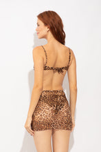 Załaduj obraz do przeglądarki galerii, Model Back: Rio De Sol Jupe De Page Yaguara Mini Skirt Ruched
